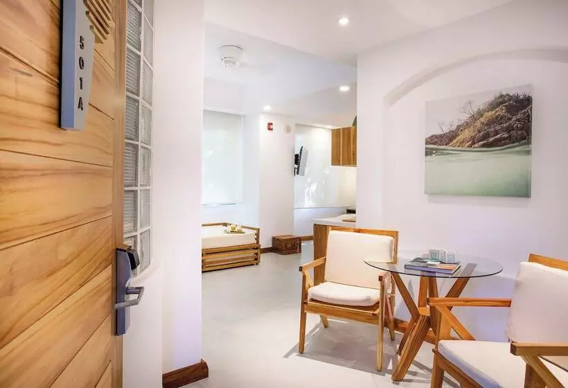 Standard Room, Arenas Del Mar Beachfront & Rainforest Resort Member Of The Cayuga Collection