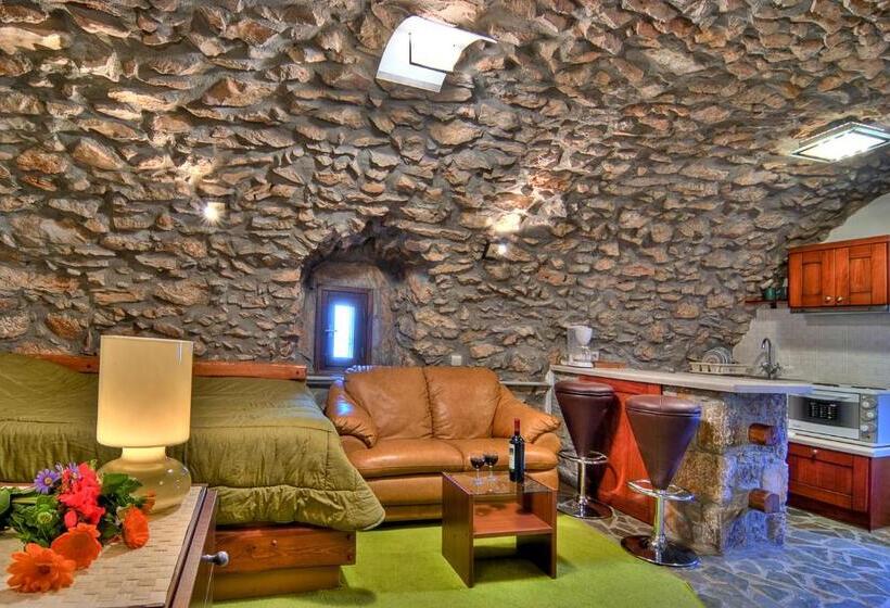 １ベッドルームアパートメント, Avgonima All Seasons