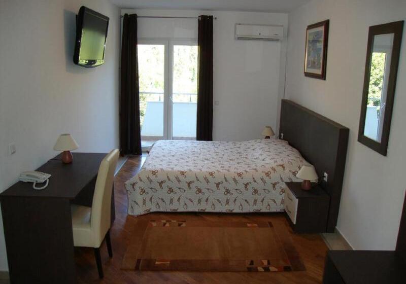 스탠다드 발코니 룸, Villa Royal