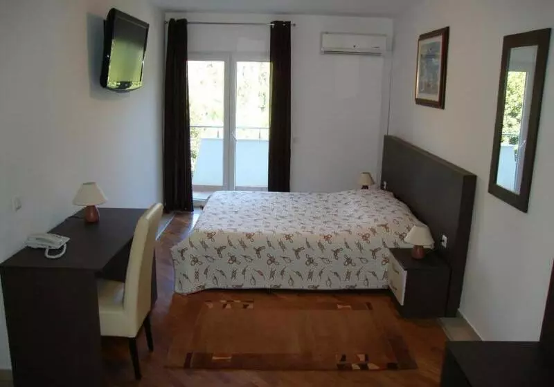 اتاق استاندارد با بالکن, Villa Royal