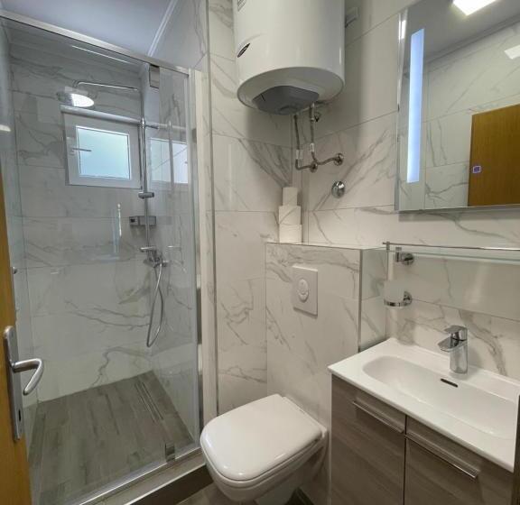 스탠다드 트리플 발코니 룸, Villa Royal