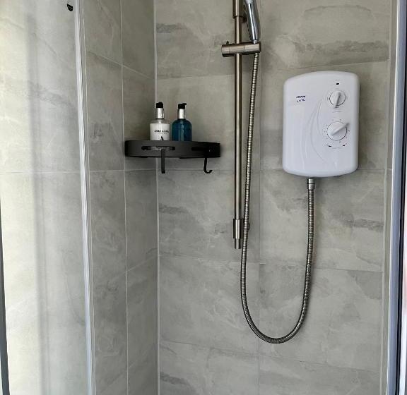 اتاق سوپریور با تخت بزرگ, Bentley Lodge