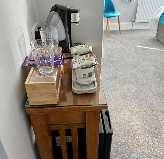 اتاق سوپریور با تخت بزرگ, Bentley Lodge