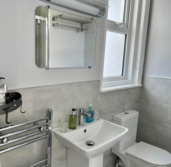 اتاق سوپریور سه تخته, Bentley Lodge