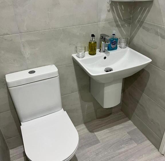 اتاق سوپریور با تخت بزرگ, Bentley Lodge