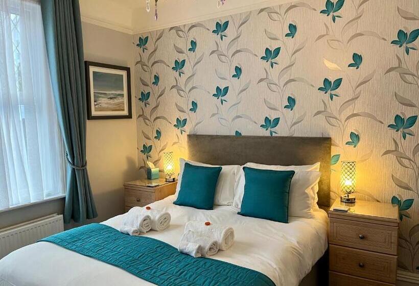 اتاق سوپریور با تخت بزرگ, Bentley Lodge