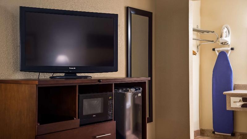 غرفة قياسية سرير كينج, Best Western Pine Springs Inn