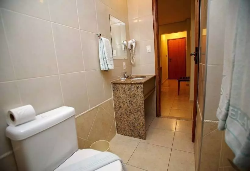اتاق استاندارد سه نفره, Cinelandia