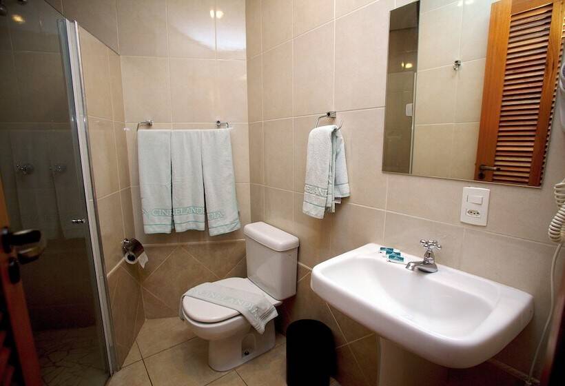 Standard Szoba, Cinelandia