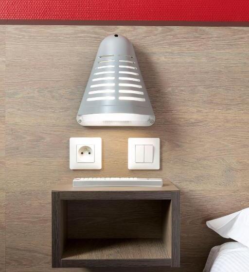 اتاق خانوادگی, Clermont Estaing