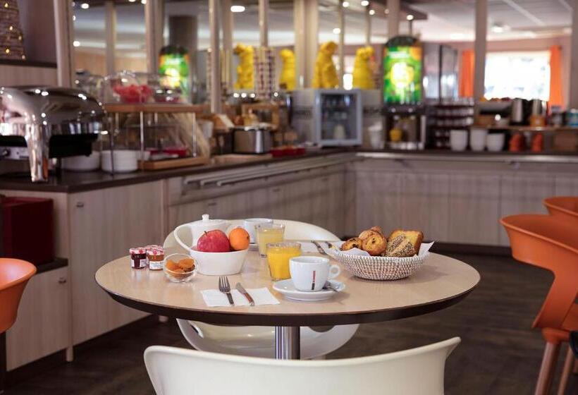 آپارتمان یک خوابه با دری مشترک که هال را جدا می کند., Clermont Estaing