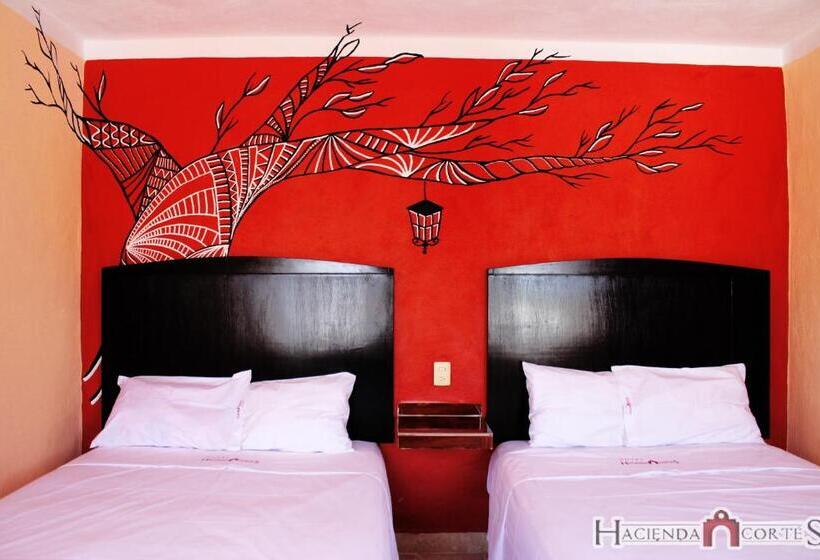 غرفة قياسية رباعية, Hacienda Cortes