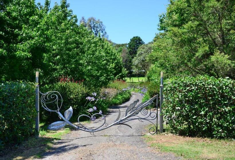 小室, Crystal Creek Meadows