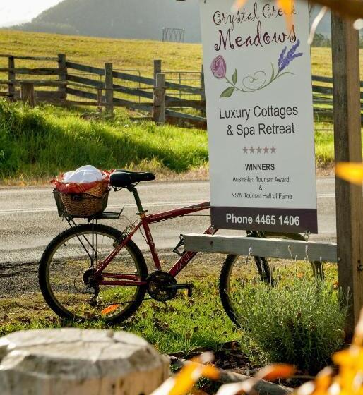 小室, Crystal Creek Meadows