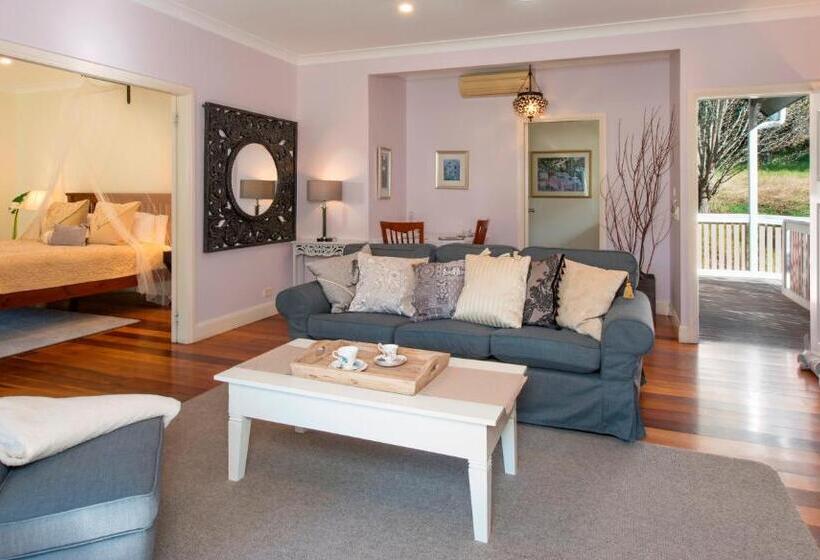 小室, Crystal Creek Meadows