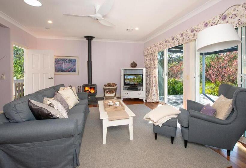 小室, Crystal Creek Meadows