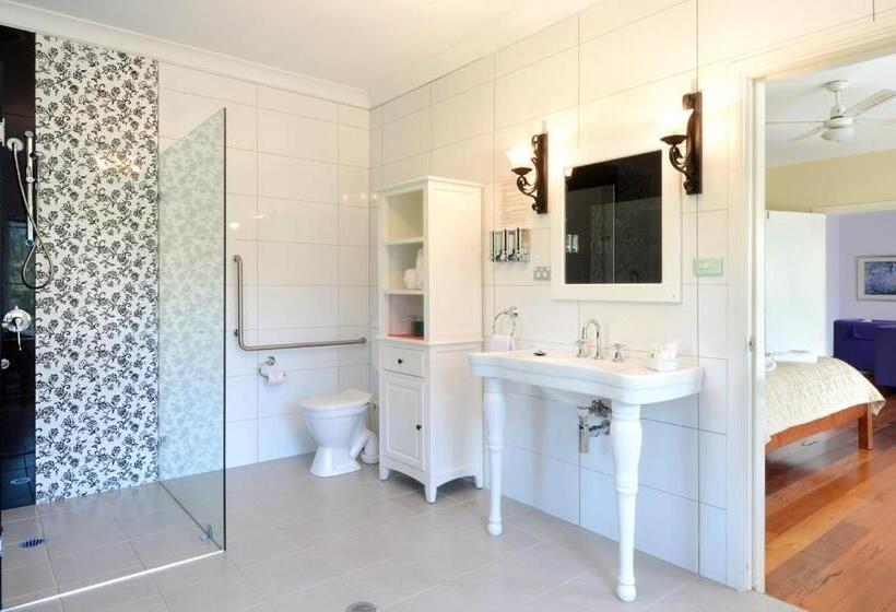 小室, Crystal Creek Meadows