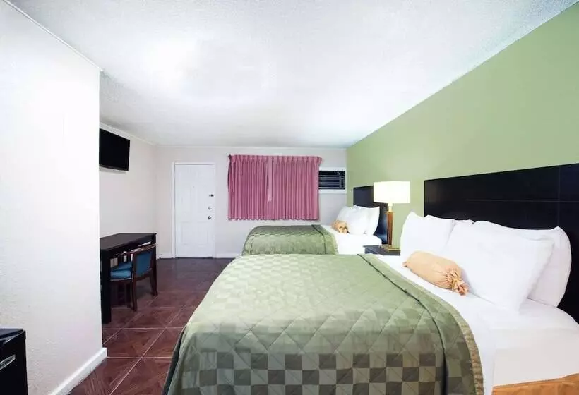 スーペリアールーム, Executive Inn & Kitchenette Suites Eagle Pass