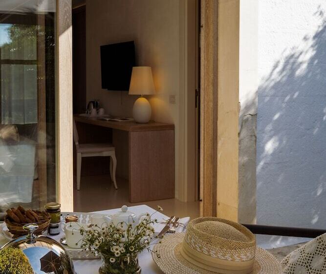 جناح جونيور ديلوكس, Furnirussi Tenuta