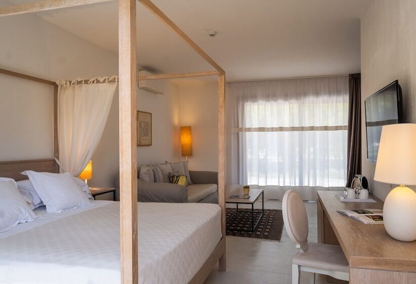 جناح جونيور ديلوكس, Furnirussi Tenuta