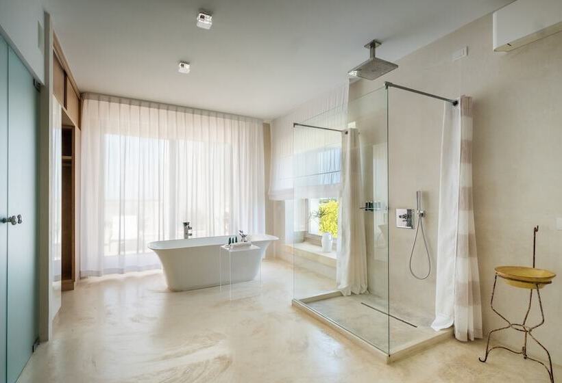 جناح سوبيريور, Furnirussi Tenuta