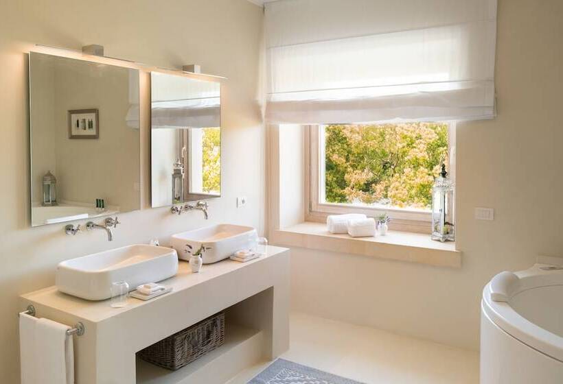 جناح رئاسى, Furnirussi Tenuta