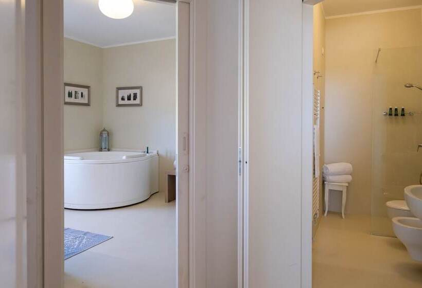 جناح رئاسى, Furnirussi Tenuta