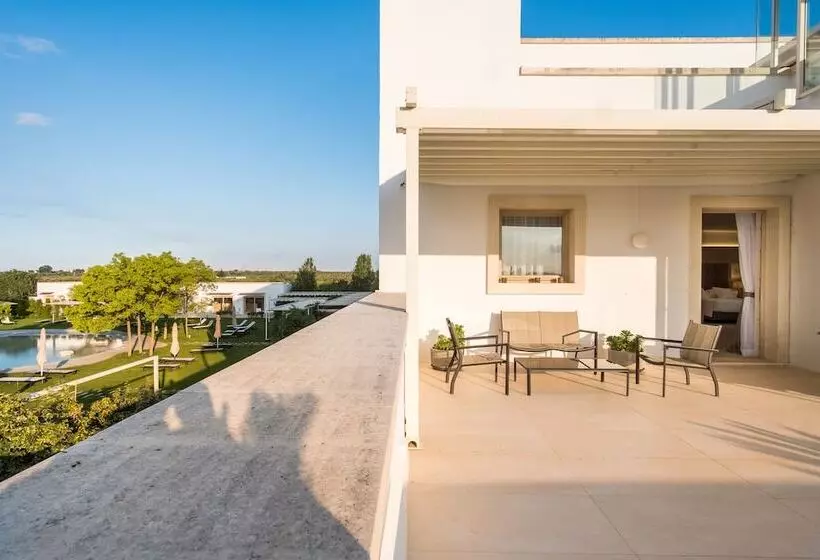 Presidenttisviitti, Furnirussi Tenuta
