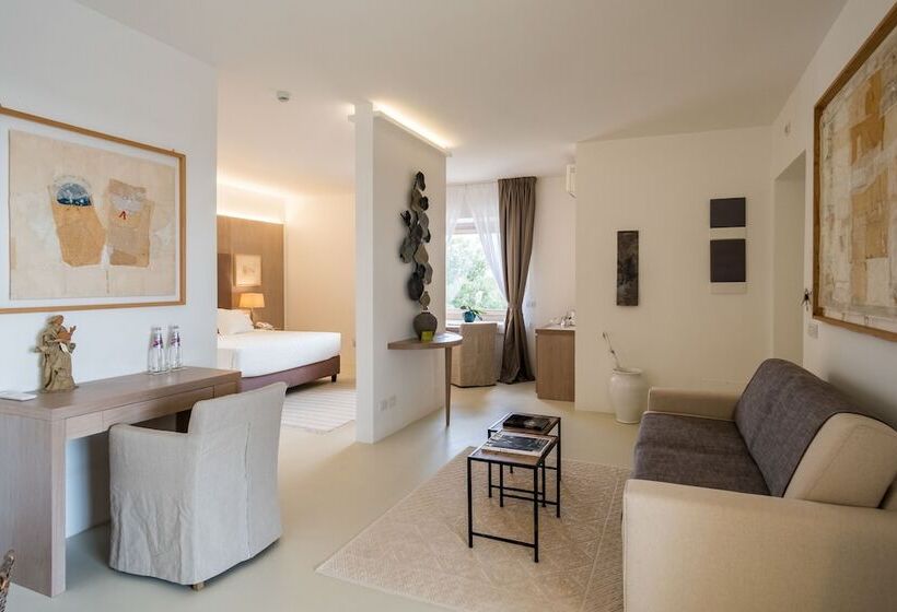 جناح رئاسى, Furnirussi Tenuta