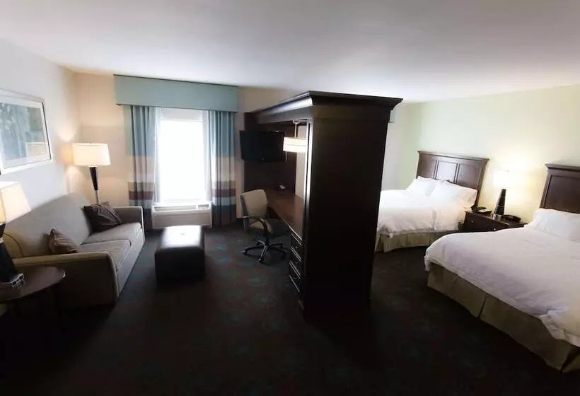 スタンダードスタジオ, Hampton Inn & Suites Middlebury