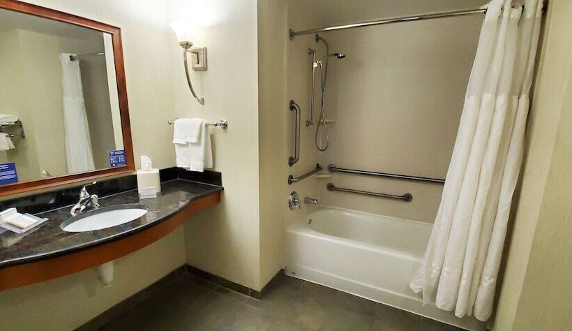 اتاق استاندارد برای معلولان, Hilton Garden Inn Milford