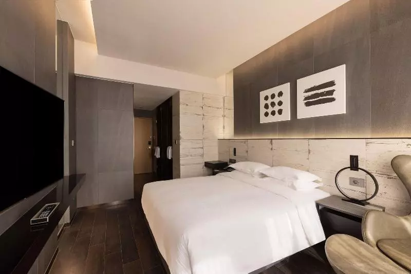 身障者適用キングサイズベッドルーム, Hilton Garden Inn Milford