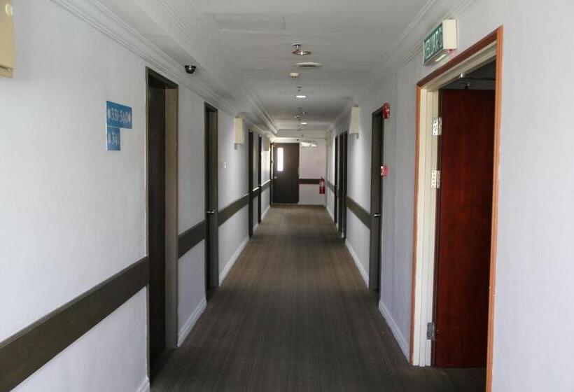 スタンダードトリプルルーム, Miri