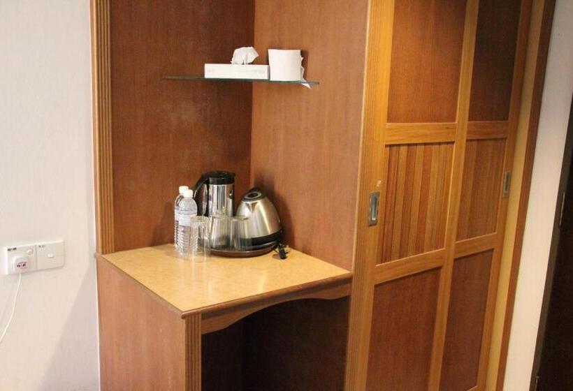 キングサイズベッドのデラックスルーム, Miri