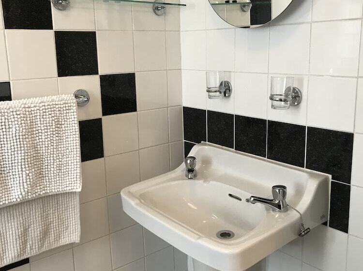 اتاق خانوادگی, Rembrandt Guest House