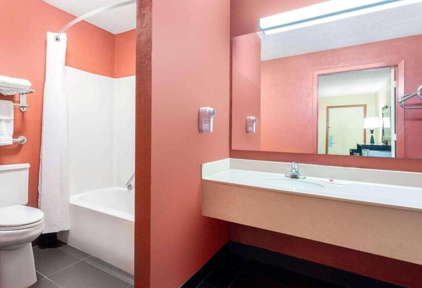 身障者適用キングサイズベッドルーム, Travelodge By Wyndham Richmond In