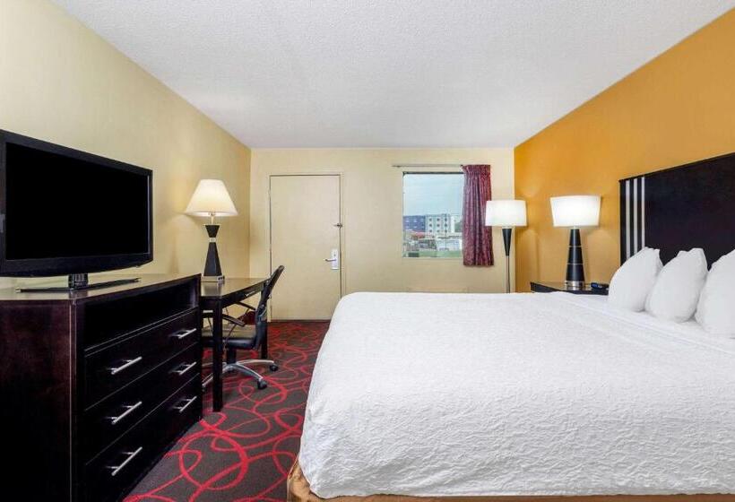 Номер Стандарт Кровать Кинг Адаптированный для Инвалидов, Travelodge By Wyndham Richmond In