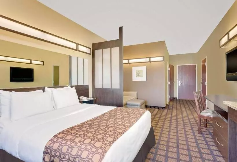 スタンダードスタジオ, Microtel By Wyndham Perry National Fairground Area I 75