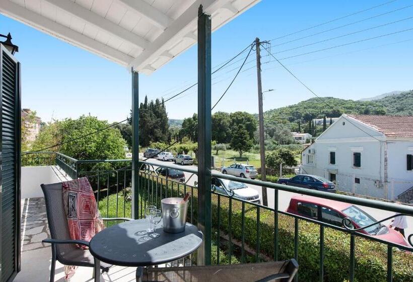 شقة غرفة واحدة, Balaris Apartments