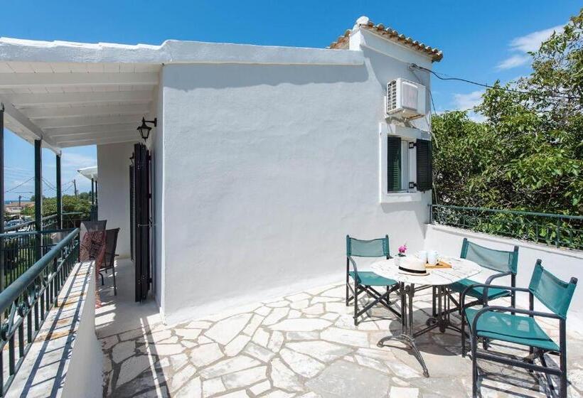 شقة غرفة واحدة, Balaris Apartments