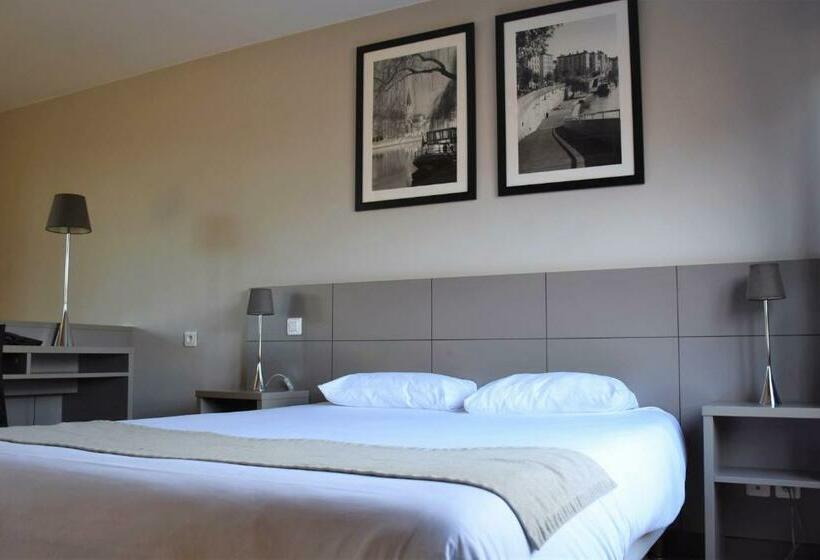 اتاق اجرایی, Adonis Lyon Dock Ouest