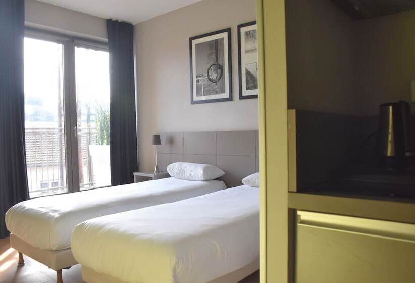 اتاق راحتی, Adonis Lyon Dock Ouest