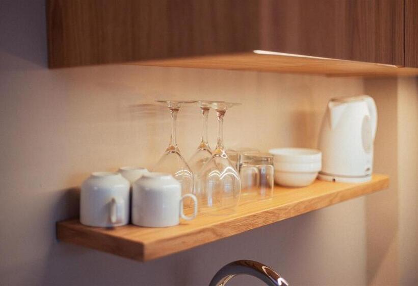 スタンダードスタジオ, Ama Ibiza