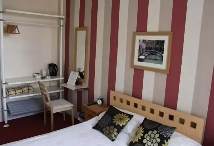 バス共有のスタンダードルーム, Angel Guest House