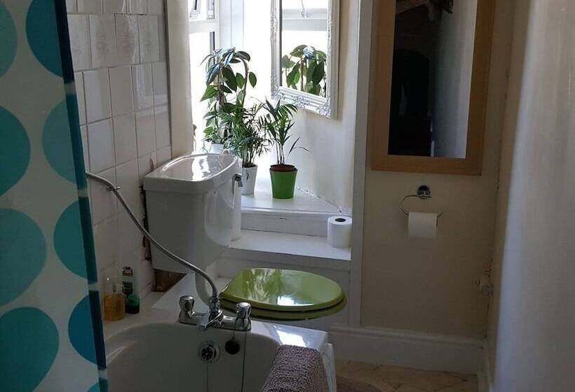 スタンダードルーム, Angel Guest House