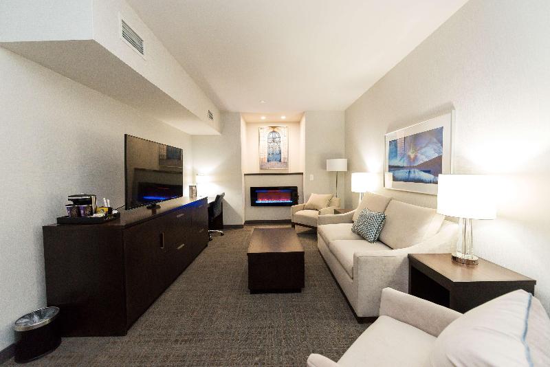 سوئیت جونیور با تراس, Boutique Elvira Plaza