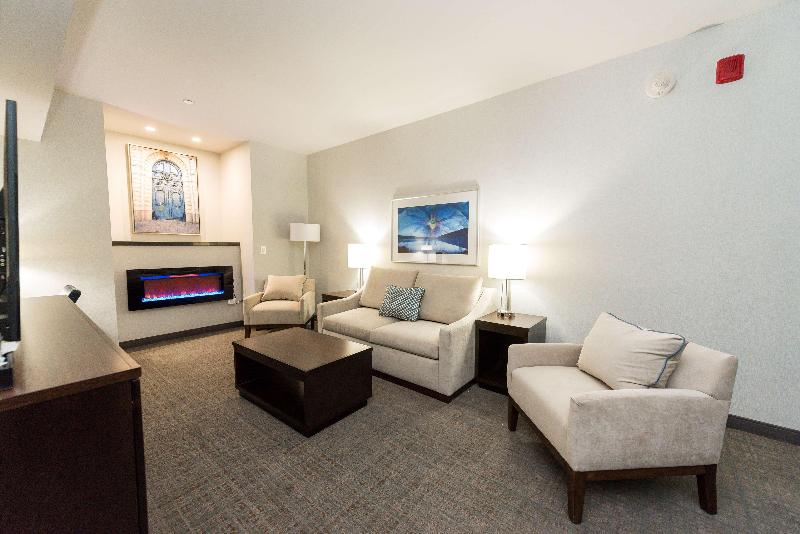 سوئیت جونیور با تراس, Boutique Elvira Plaza