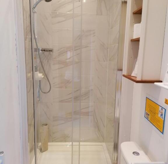 غرفة قياسية, Edendale House