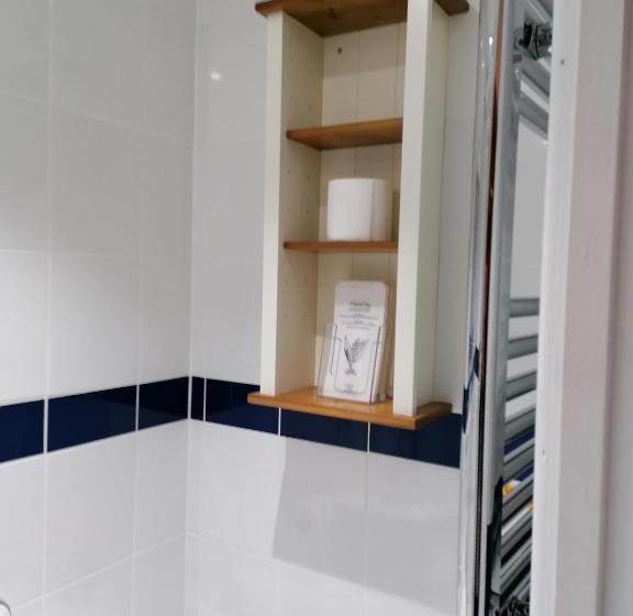 غرفة قياسية ثلاثية, Edendale House