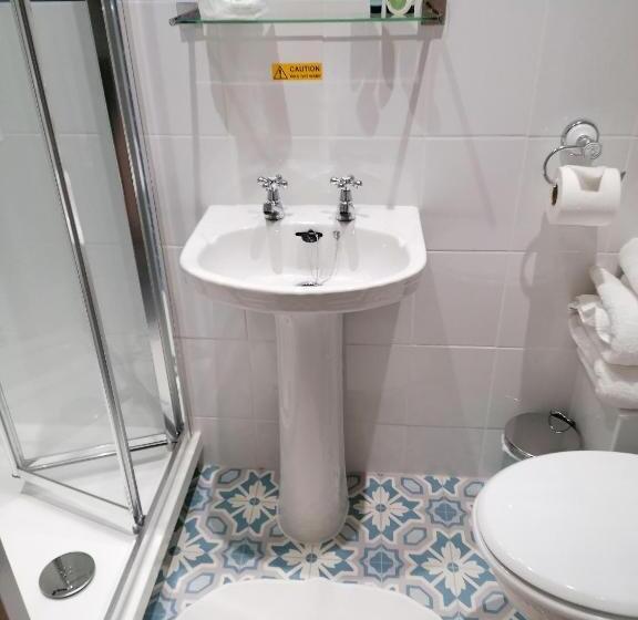 غرفة قياسية ثلاثية, Edendale House